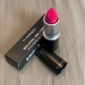 BNIB MAC Matte Lipstick in Breathing Fire